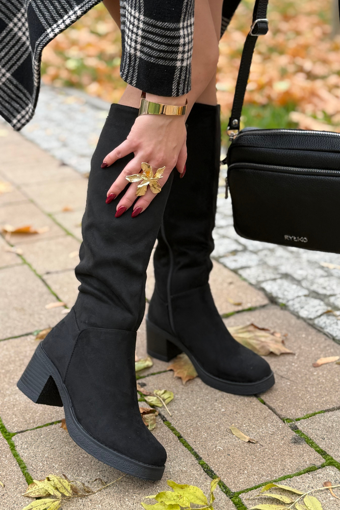 Dámské černé kožené kozačky na zip