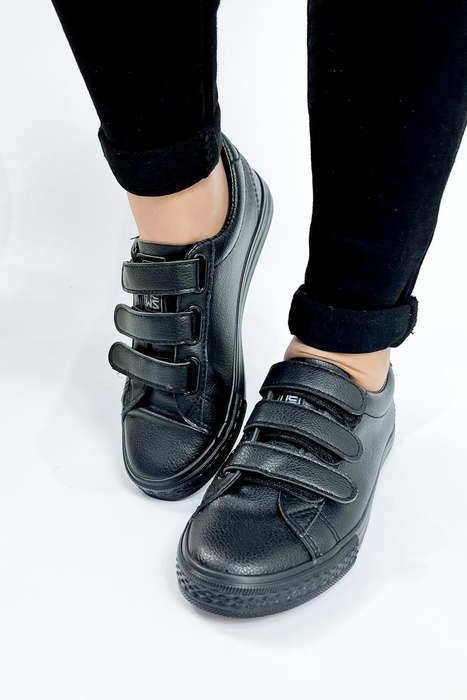 Dámské černé ploché tenisky se suchým zipem