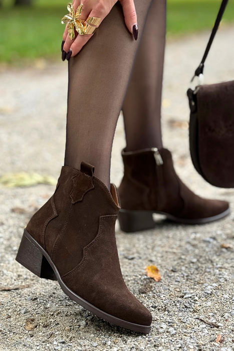 Nádherné béžové sametové kožené kozačky