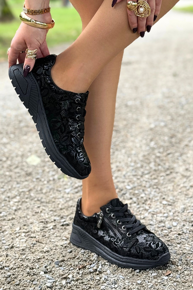 Kožené nazouvací boty na klínku se zipem, černé