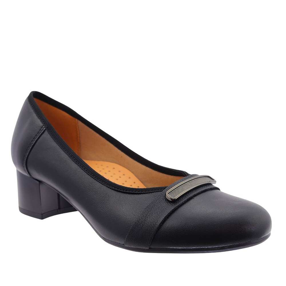 Kožené lodičky s ozdobným páskem na nízkém bloku