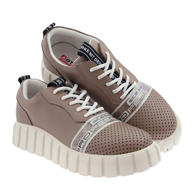 Děrované kožené sportovní boty na platformě Taupe