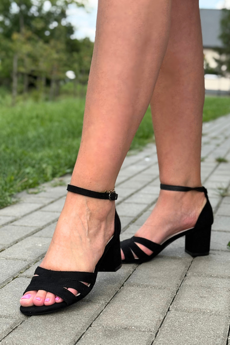 Dámské béžové sandály s perforovaným blokem