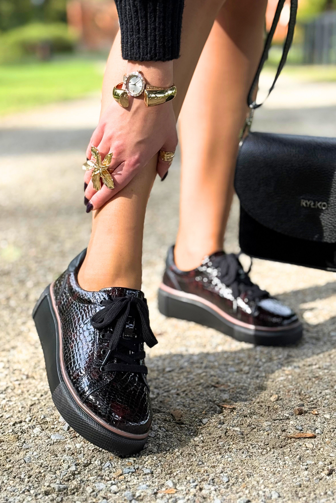 Kožené nazouvací boty na klínku se zipem, černé