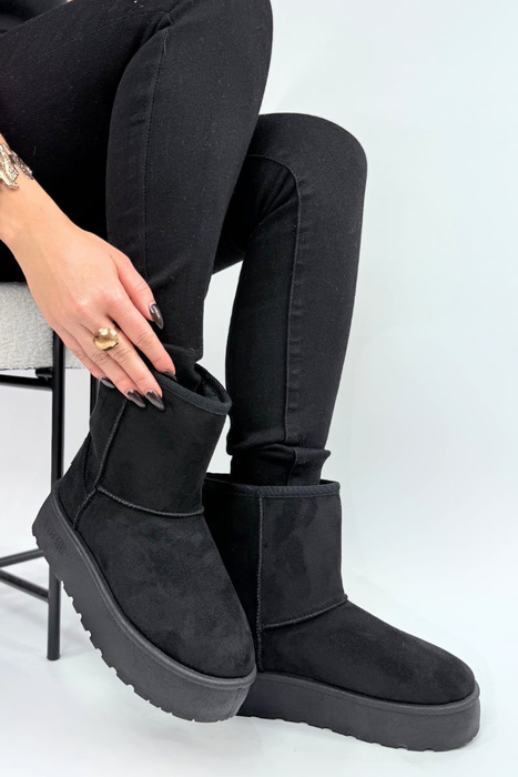 Dámské černé nazouvací sněhule s kožíškem