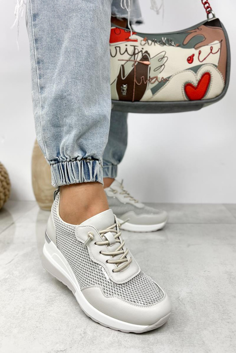 Bílé šněrovací tenisky s klínky