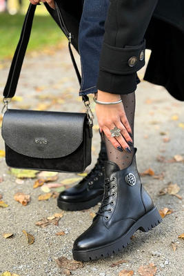 Černé kotníkové boty Potocki s ozdobným podpatkem