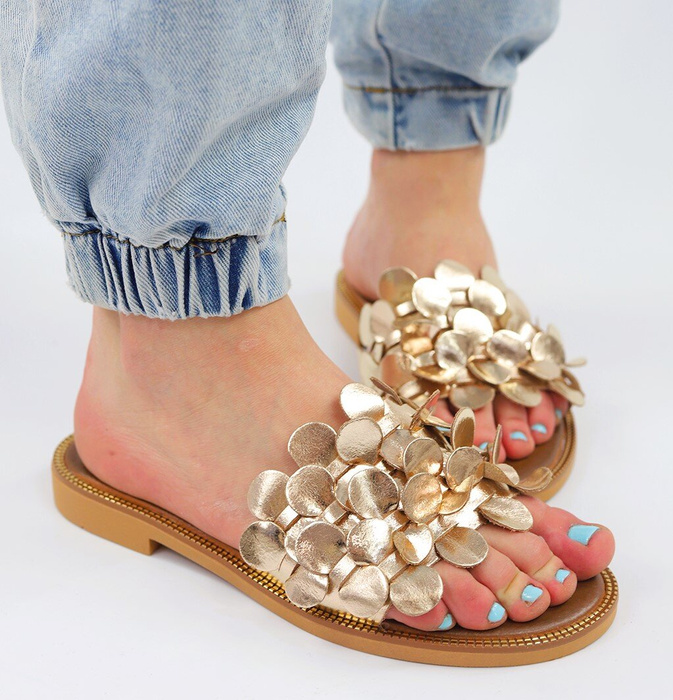 Zlaté kožené žabky s plochou podrážkou od Lemar