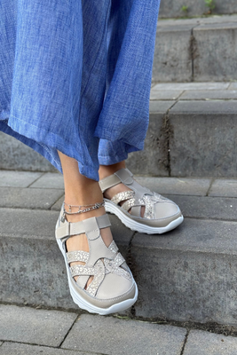 Béžové boty na suchý zip s platformou