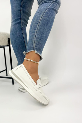 Kožené, bílé, nazouvací boty s platformou