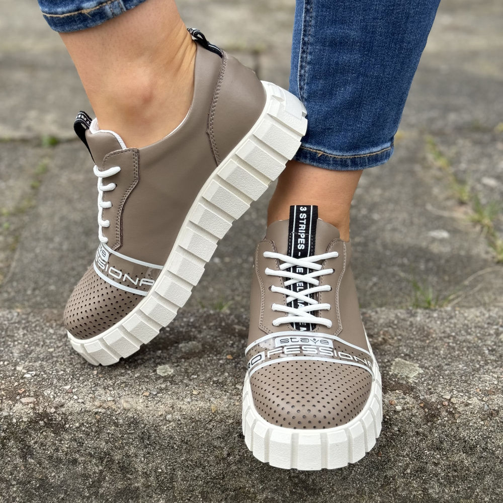 Děrované kožené sportovní boty na platformě Taupe