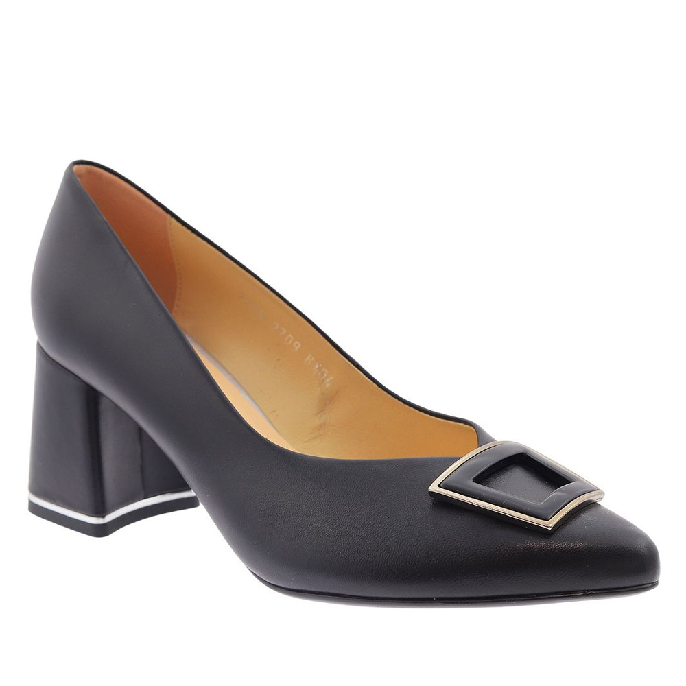 Dámské černé kožené lodičky se zdobením