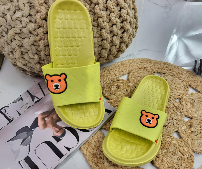 Žluté dámské nazouvací pantofle s medvídkem