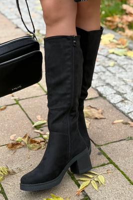 Dámské černé kožené kozačky na zip