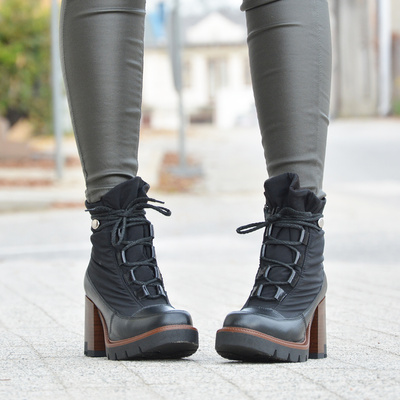 Dámské černé boty na vysokém podpatku