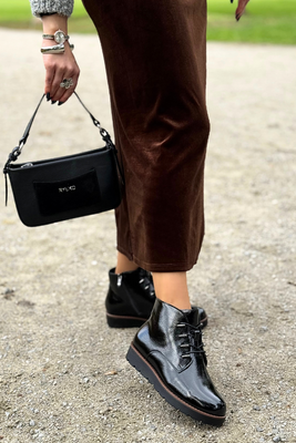 Hnědé semišové ploché boty, zateplené