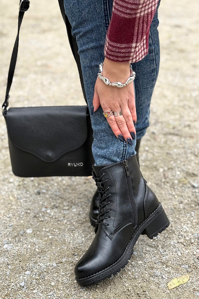 Černé kotníkové boty Potocki s ozdobným podpatkem