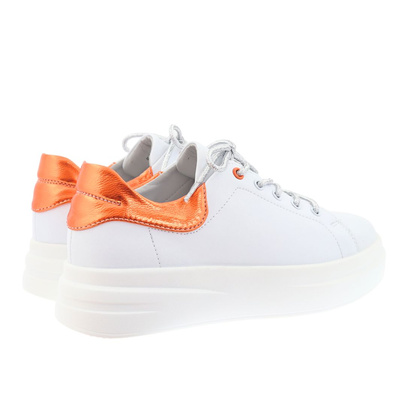 Bílé a oranžové kožené boty na platformě Artiker