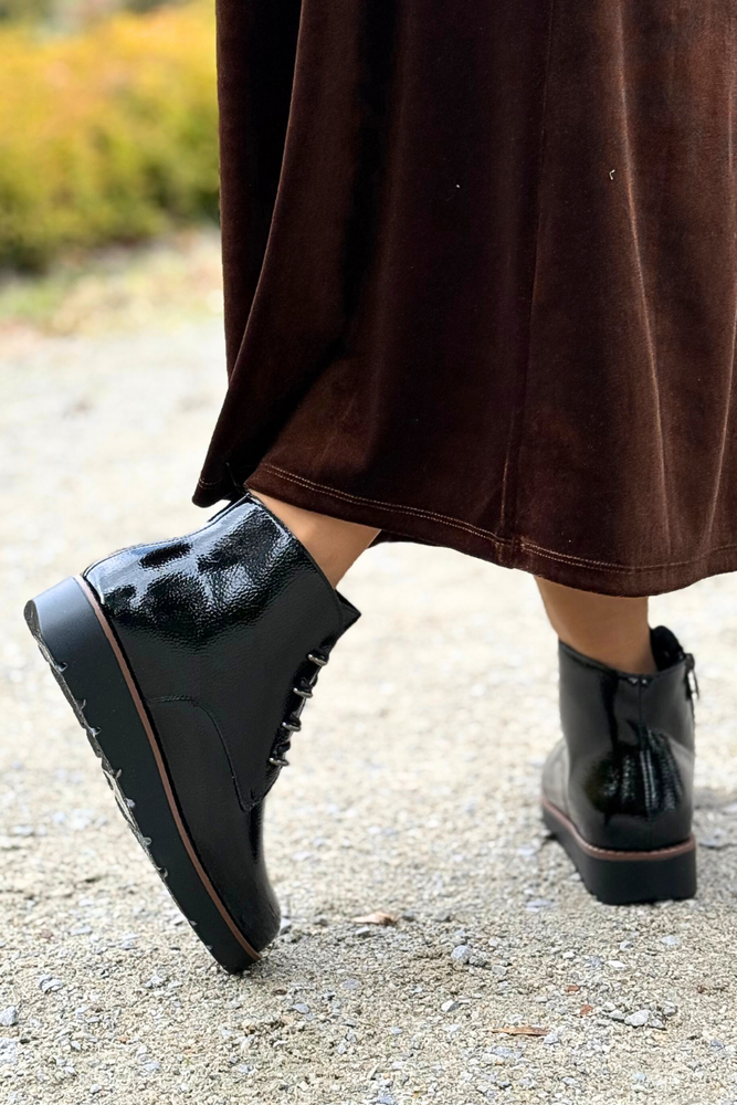 Hnědé semišové ploché boty, zateplené