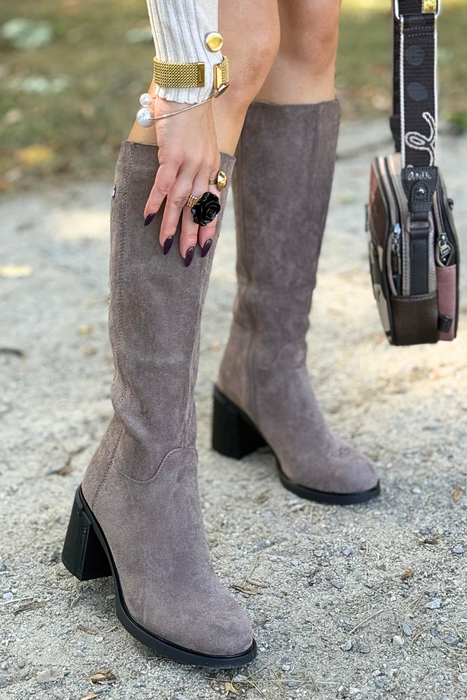 Béžové semišové kozačky s blokem Potocki