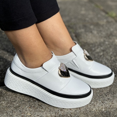 Černobílé kožené boty na platformě Artiker