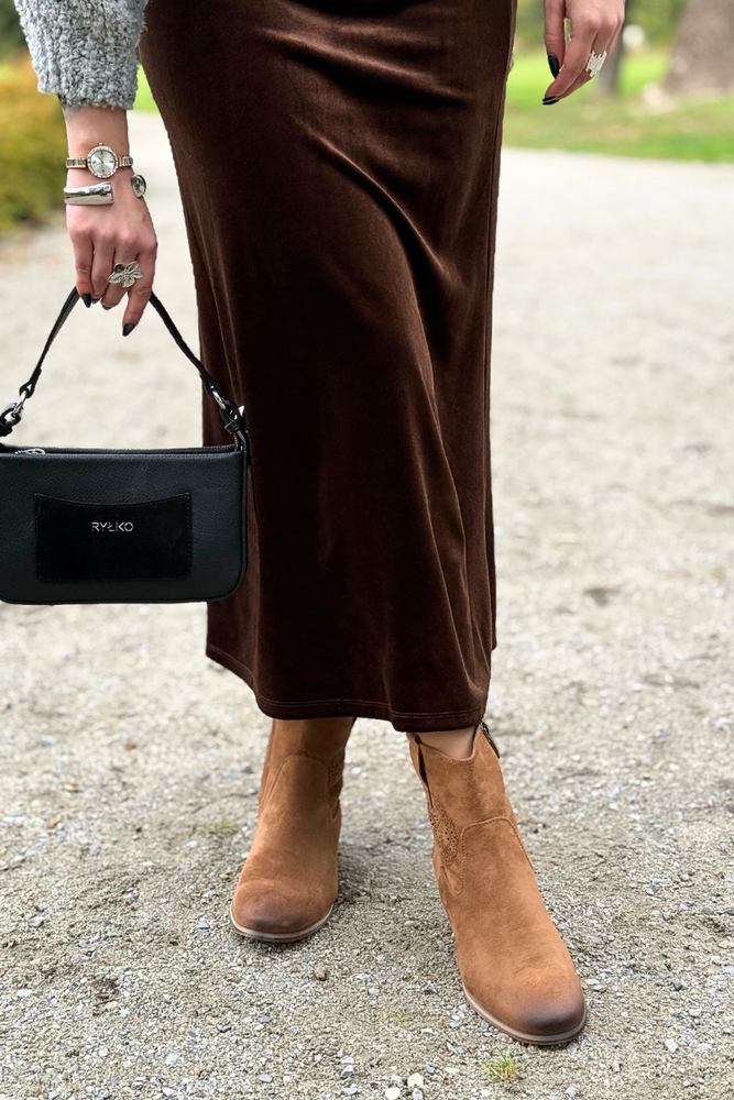 Černé kotníkové boty Potocki s ozdobným podpatkem