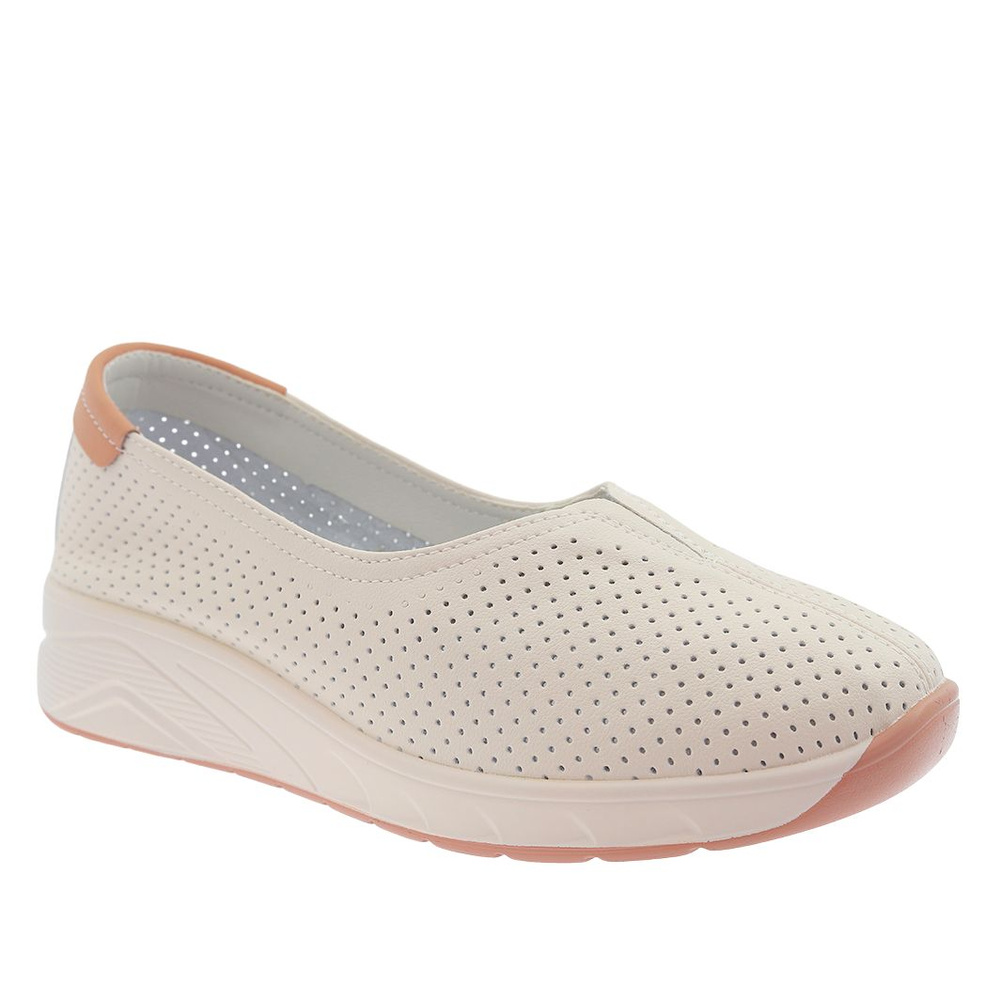 Dámské béžové kožené boty s perforací na nízké platformě