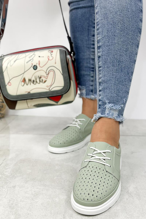 Sportovní obuv s prolamovaným svrškem, šněrovací zelená