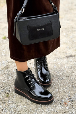 Hnědé semišové ploché boty, zateplené