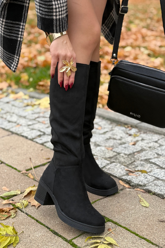 Dámské černé kožené kozačky na zip