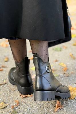 Černé kotníkové boty Potocki s ozdobným podpatkem