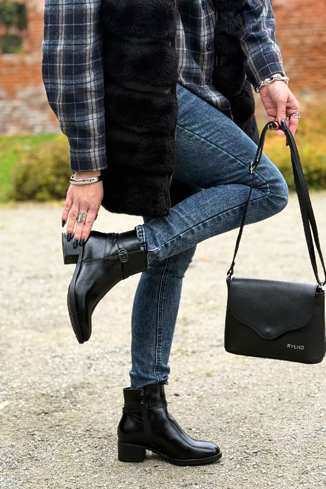 Černé kotníkové boty Potocki s ozdobným podpatkem