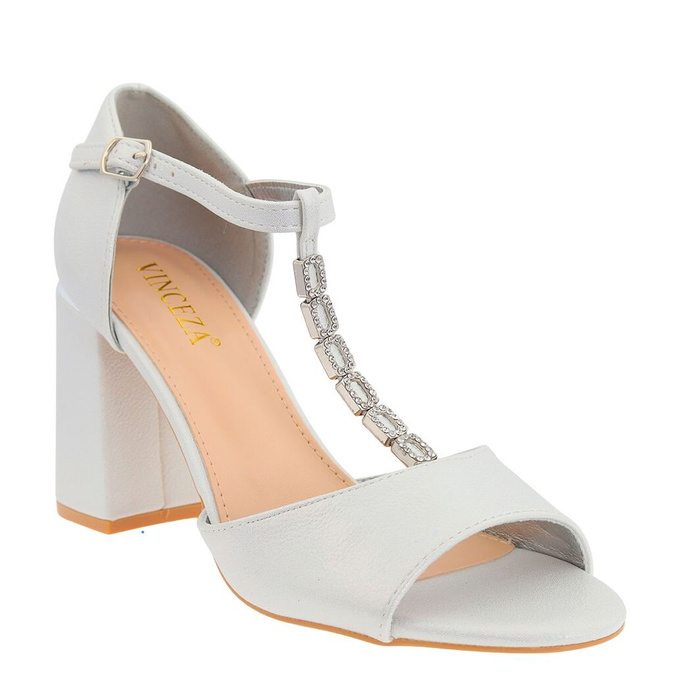 Stříbrné sandály na vysokém podpatku značky Vinceza