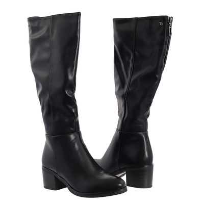 Černé kotníkové boty na zip značky T. Sokolski