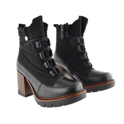 Dámské černé boty na vysokém podpatku