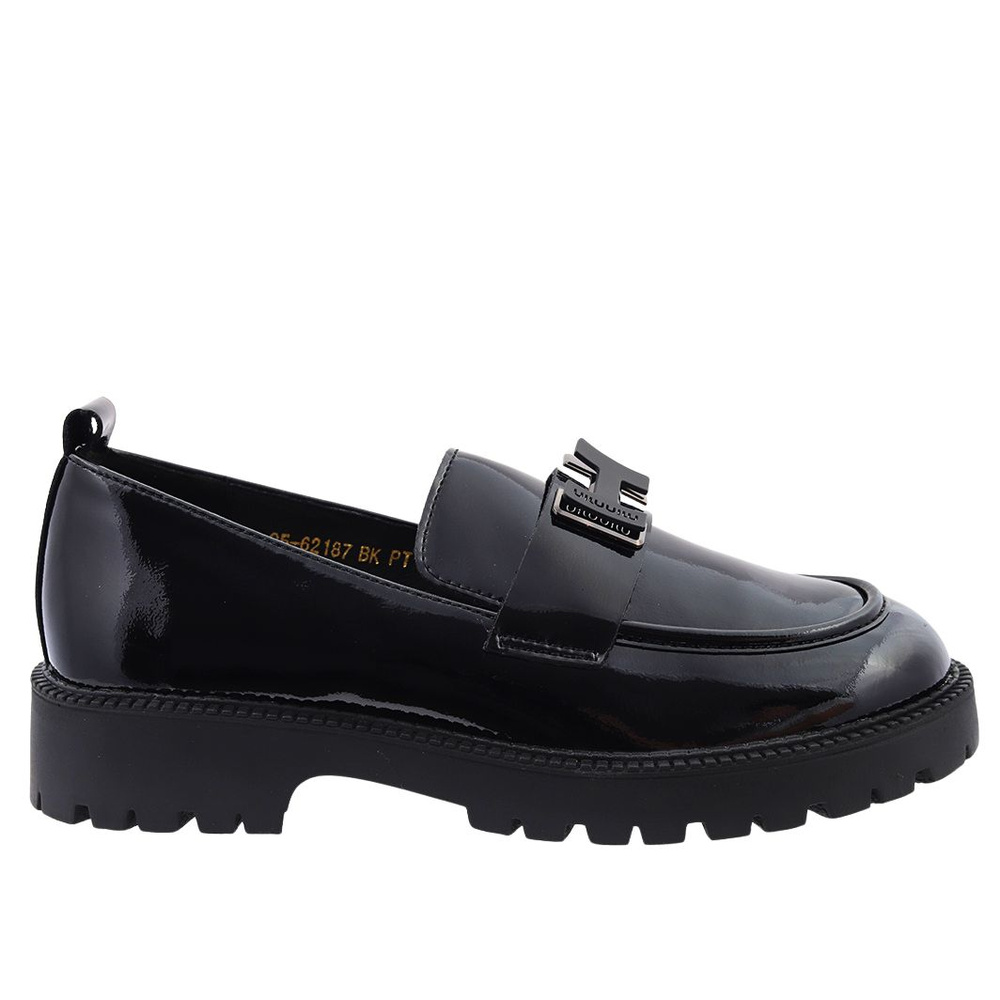 Černé kožené slip-on boty s lakovaným zdobením