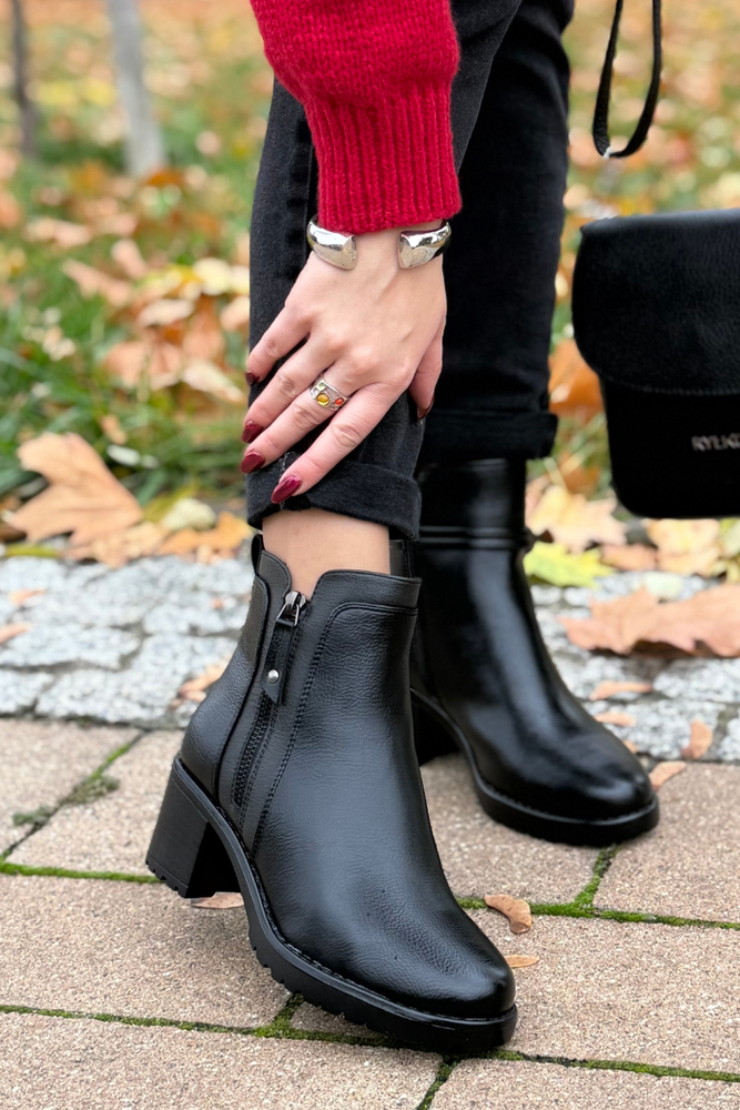 Hnědé semišové ploché boty, zateplené