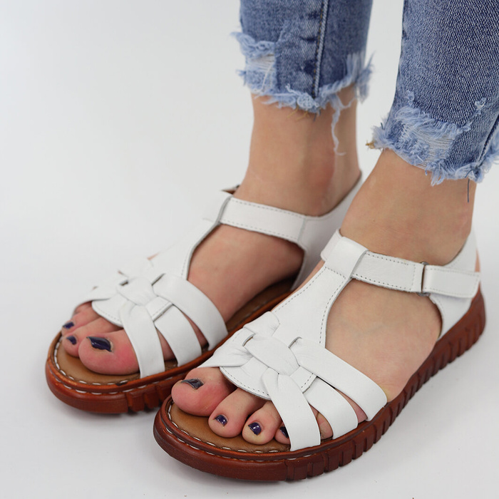 Bílé kožené sandály na suchý zip, plochý Artiker