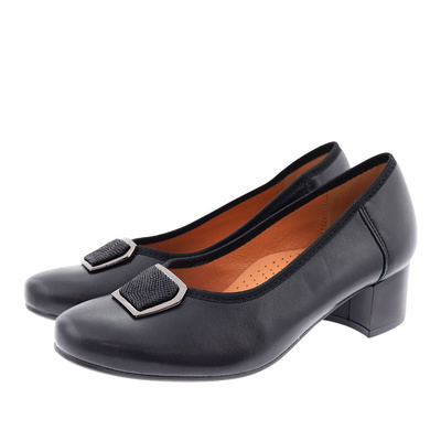 Černé kožené lodičky na bloku s ozdobou