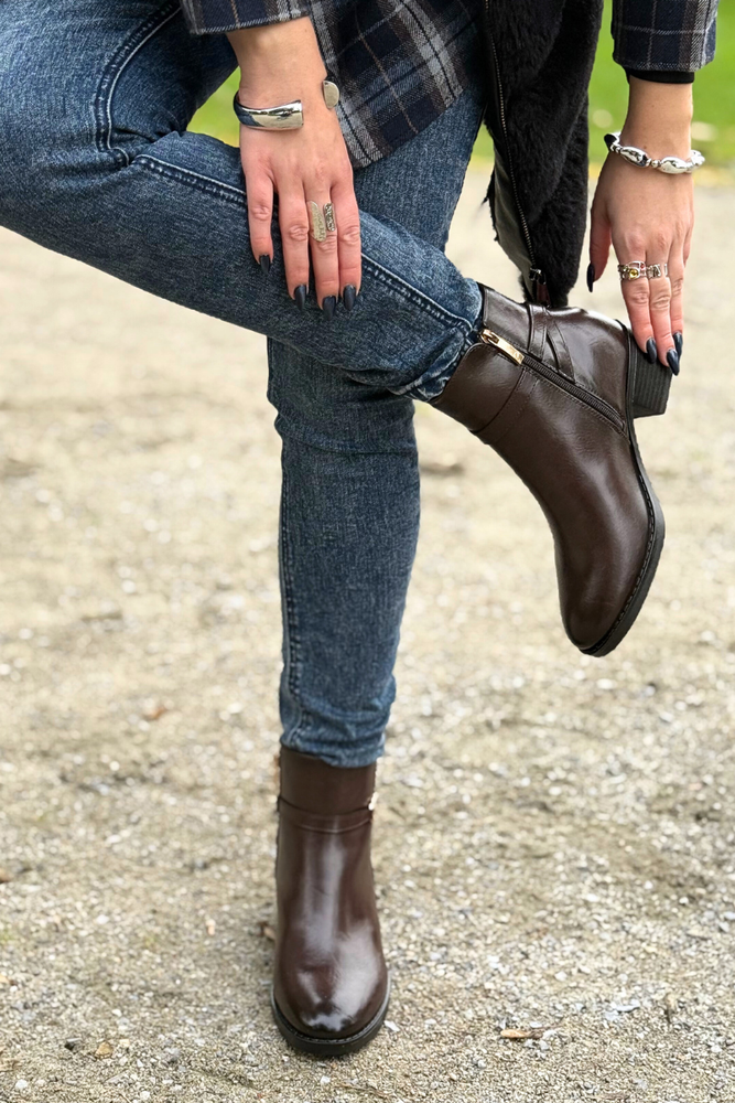 Černé kotníkové boty Potocki s ozdobným podpatkem