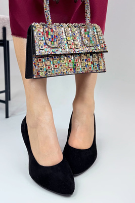 Černé semišové kotníkové boty se zipem vzadu