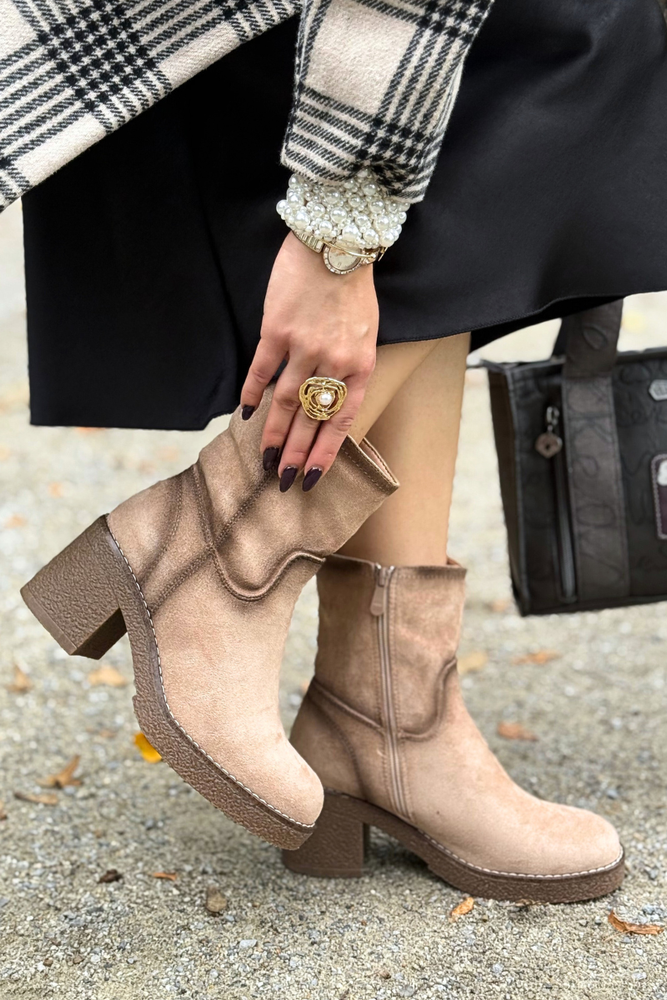 Černé kotníkové boty Potocki s ozdobným podpatkem