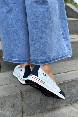 Prolamované bílé a tmavě modré kožené boty na platformě Filippo