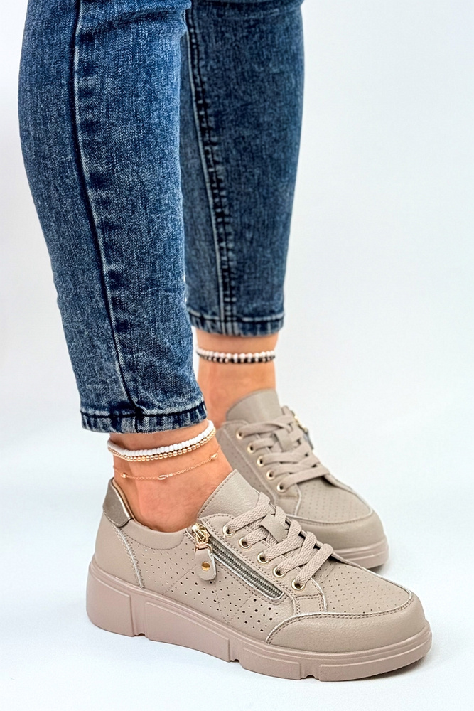 Děrované kožené boty na taupe platformě