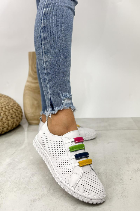 Kožené ploché bílé boty