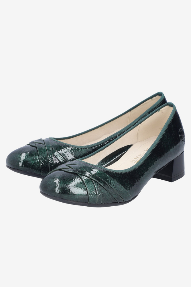 Béžové děrované lodičky s blokem Rieker