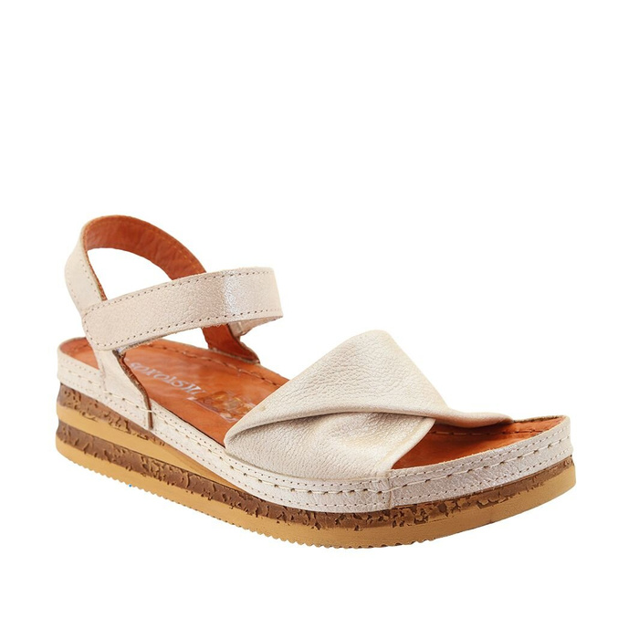 Zlaté kožené sandály na klínku na suchý zip značky T. Sokolski