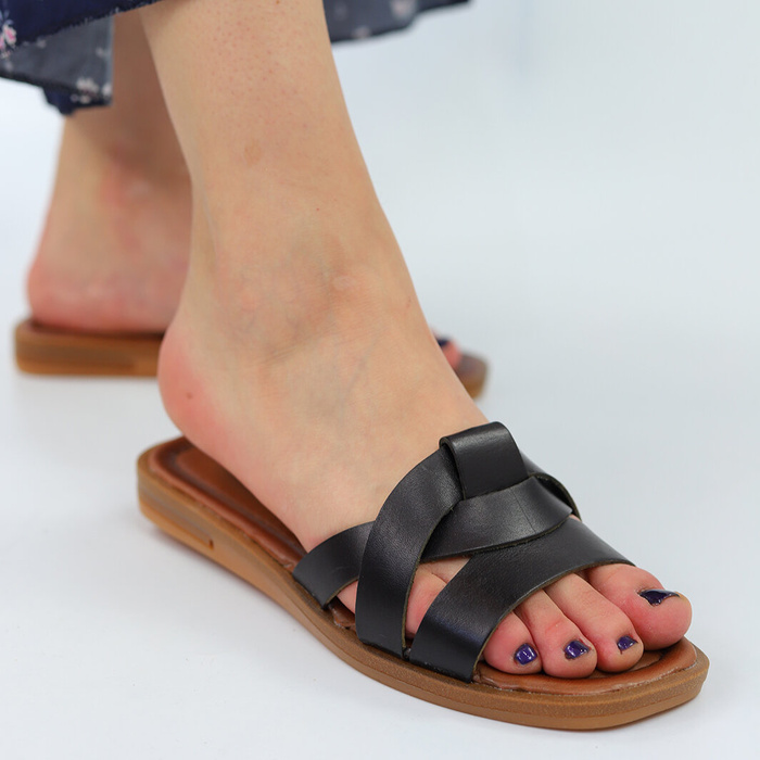 Černé kožené žabky se širokými ramínky Potocki