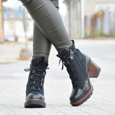 Dámské černé boty na vysokém podpatku