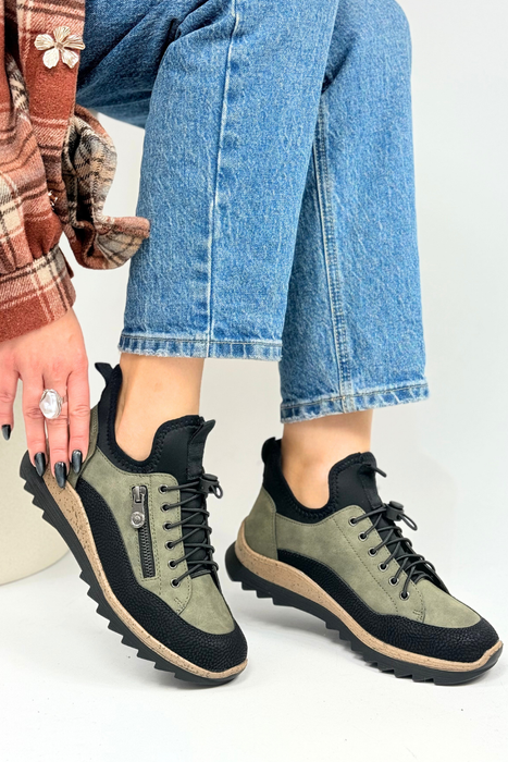 Dámské bílé kožené tenisky na platformě